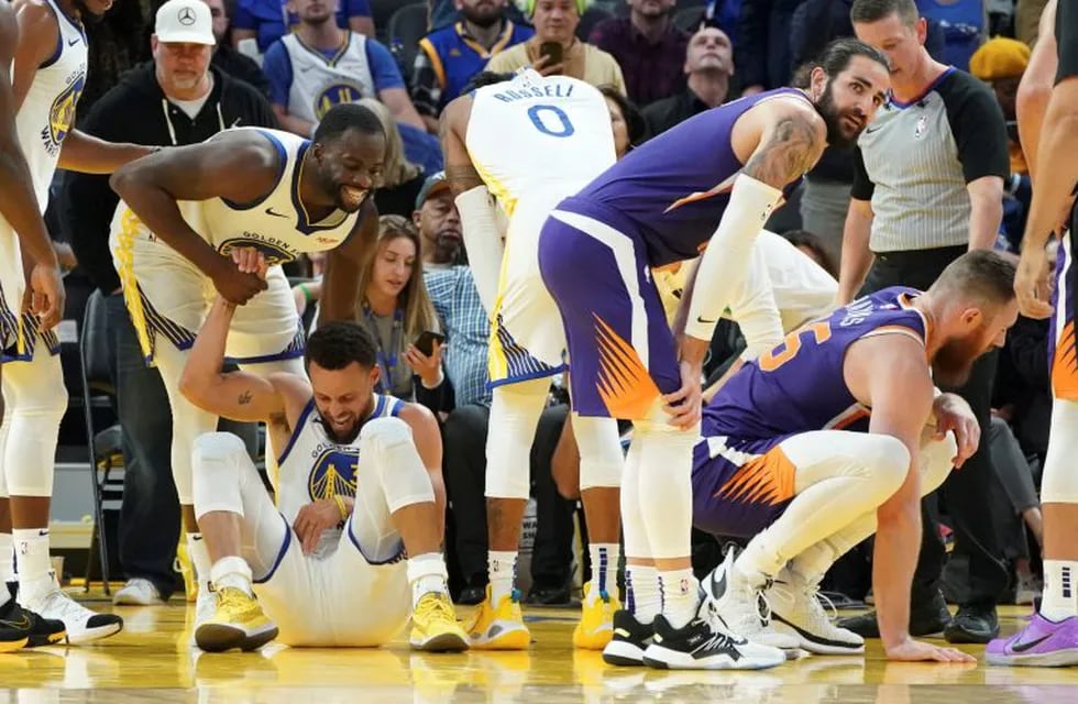 El impresionante video del momento en que Stephen Curry se fractura la mano izquierda (Foto: Kyle Terada-USA TODAY Sports)