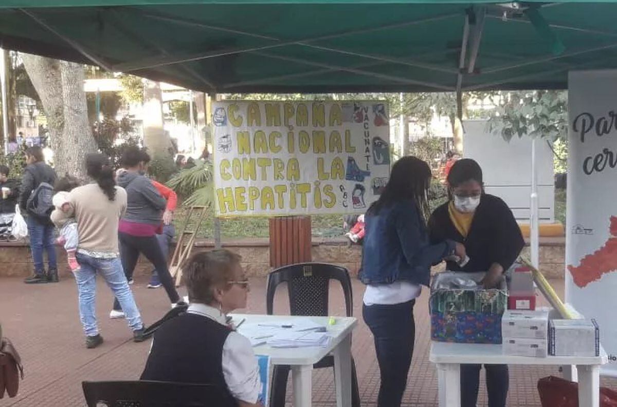 Jornada de vacunación en la plaza Sarmiento de Eldorado.