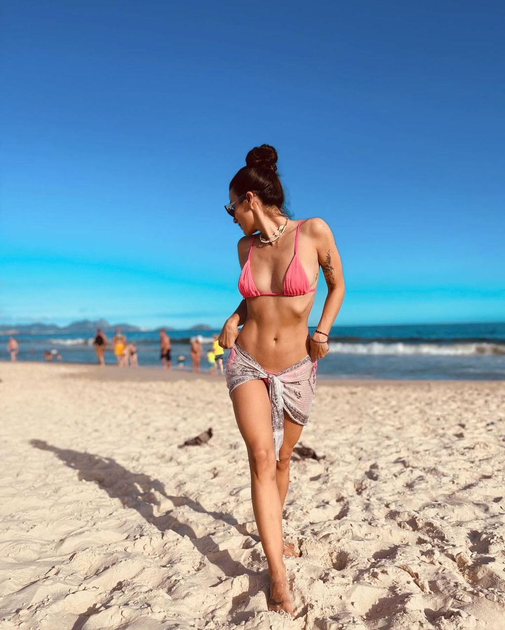 Gime Accardi paraliza Río de Janeiro con una bikini ultra xxs