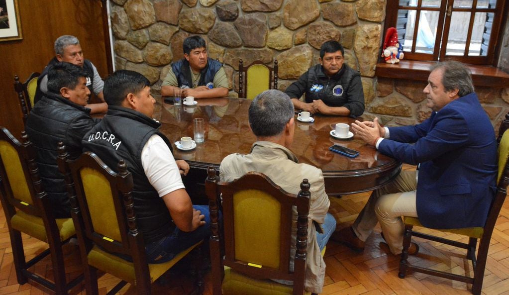 Dirigentes de la UOCRA Jujuy expusieron al vicegobernador Bernis la preocupación del sector por el eventual impacto en Jujuy de la retracción de la obra pública nacional.