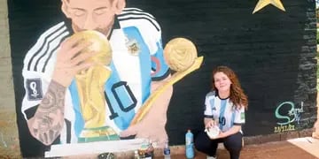 Sigrid Mariana Krewer (24), una artista de Jardín América que retrató a Lionel Messi en un costado del polideportivo municipal de la ciudad misionera.