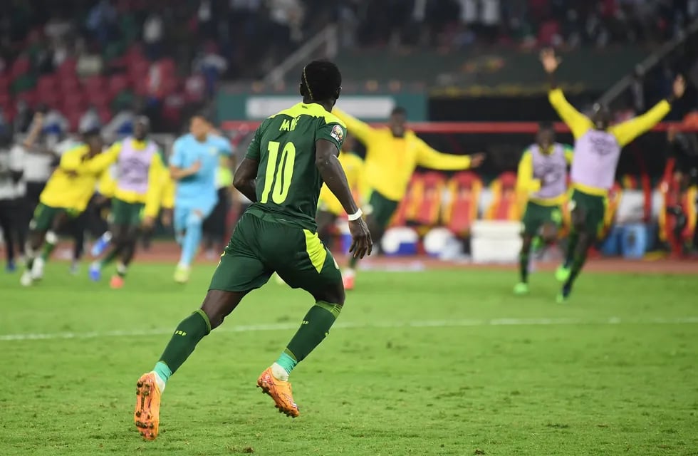 Sadio Mané anotó el penal decisivo y le dio a Senegal su primer título continental.