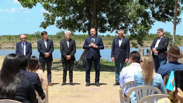 Abrieron los sobres de la licitación del Acueducto San Javier, San Cristóbal, Ceres, Tostado.