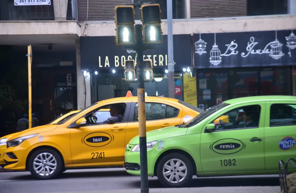 Luz verde para el primer aumento del año para taxis y remises de Córdoba ( Pedro Castillo /La Voz)