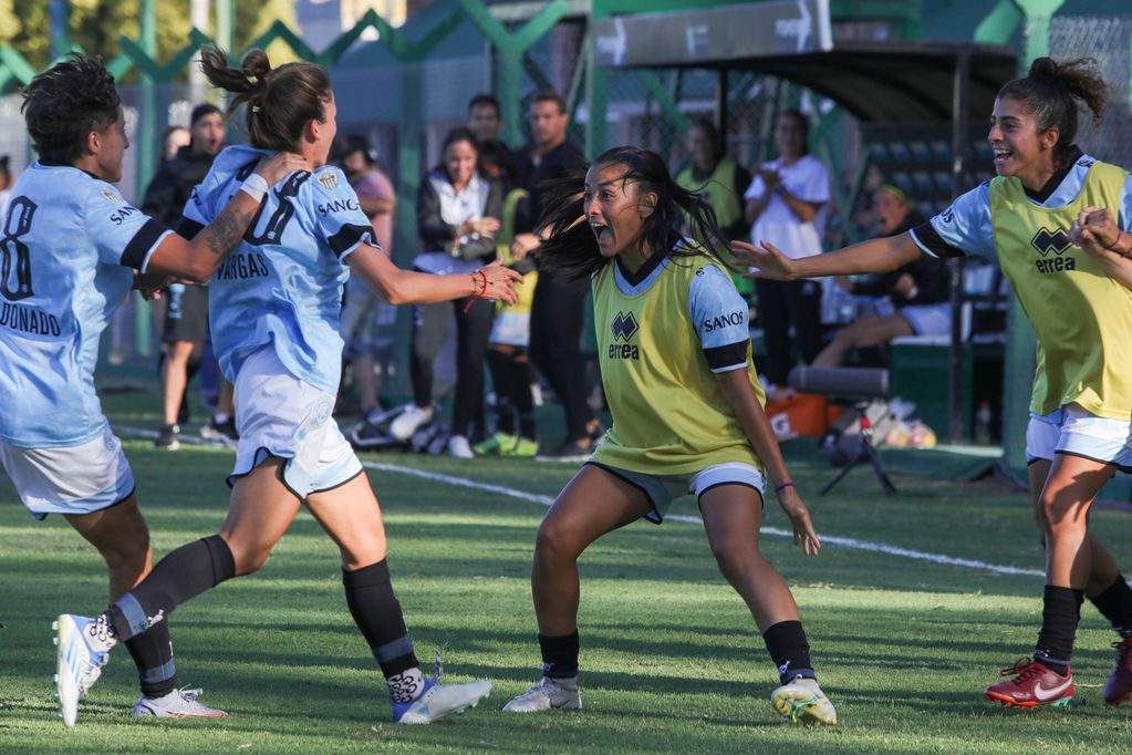 Milagros Vargas es la dueña de la alegría Pirata tras el gol del triunfo (Prensa Belgrano)