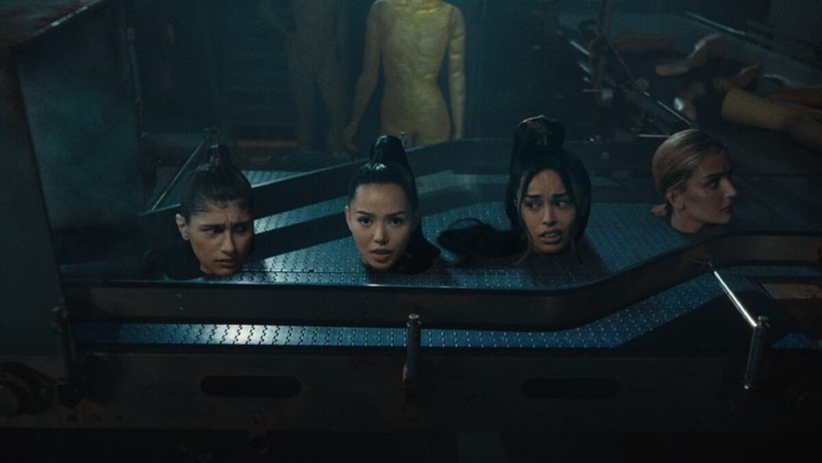 Mia Khalifa agradeció a Bella Poarch por participar en el videoclip.