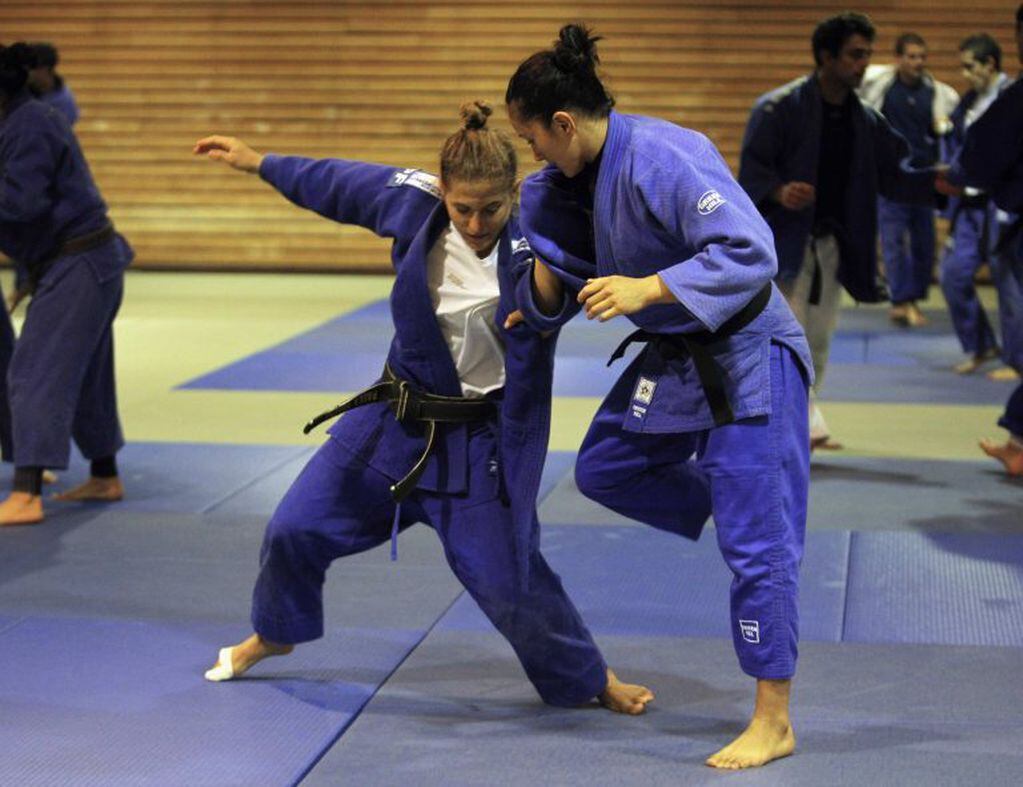 Paula Pareto entrenamiento practica de la judoca argentina judo judoca entrenando en el Cenard.
