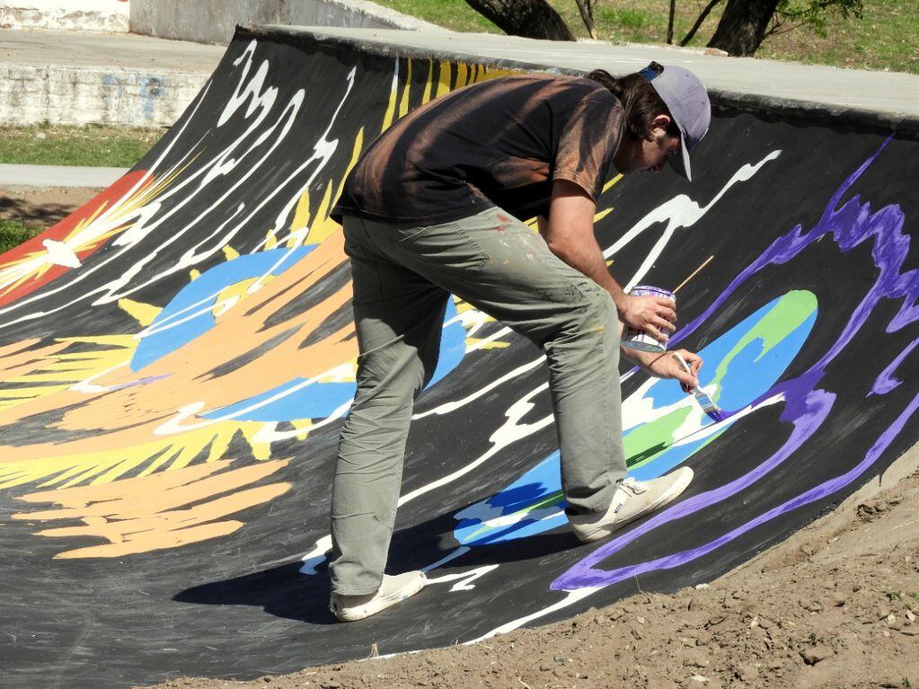 El arte urbano embellece la pista de Skate