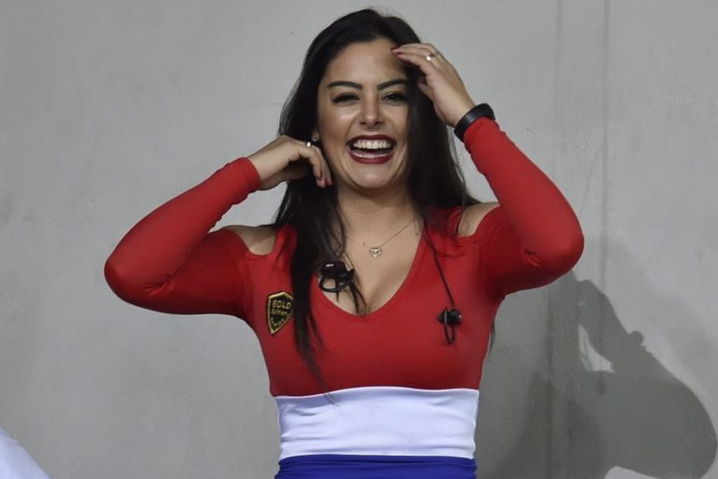 Larissa Riquelme con la camiseta de Paraguay. (AFP).
