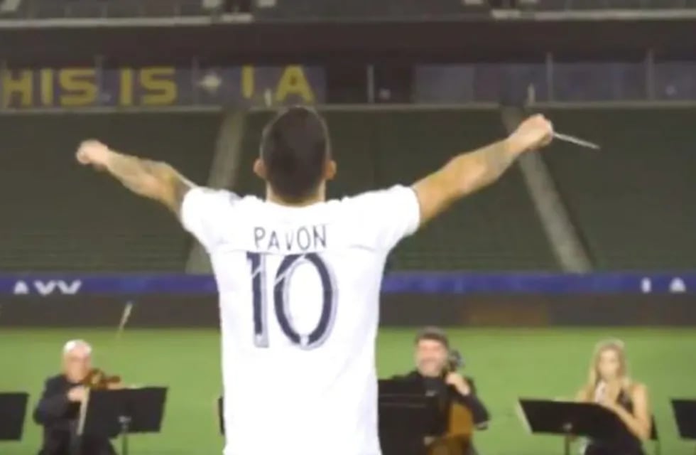 Cristian Pavón y la presentación como jugador de Los Ángeles Galaxy.