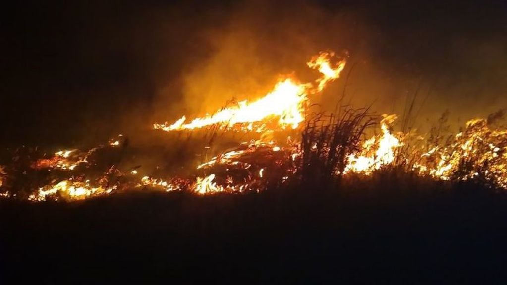 Incendio en zona sur de Arroyito