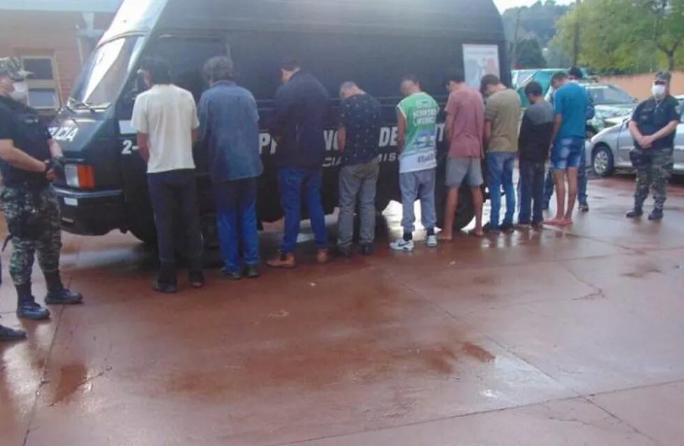 Contrabando en Puerto Piray: hay nueve detenidos y elementos incautados.