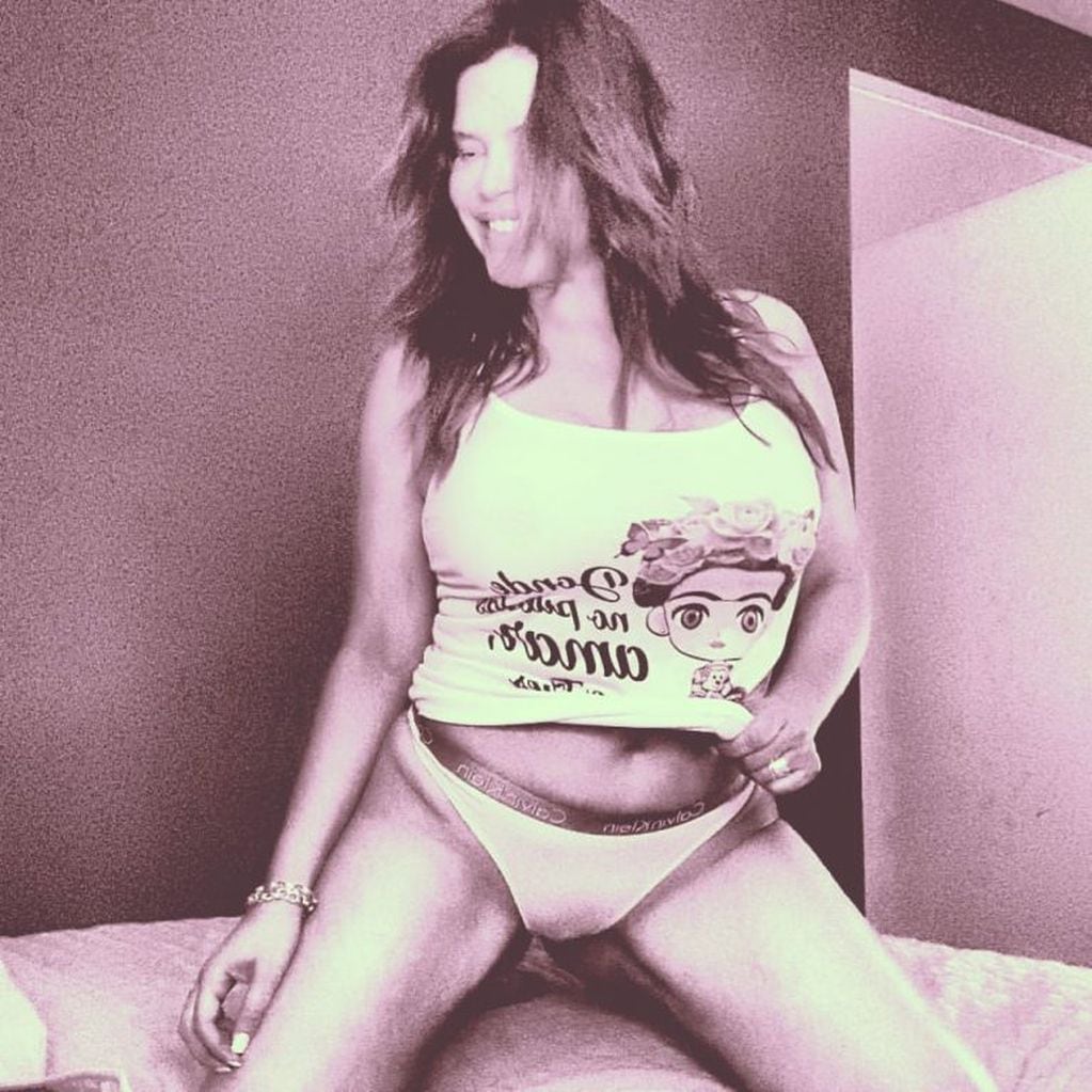 Nazarena Vélez desde la cama en ropa interior (Foto: Instagram)