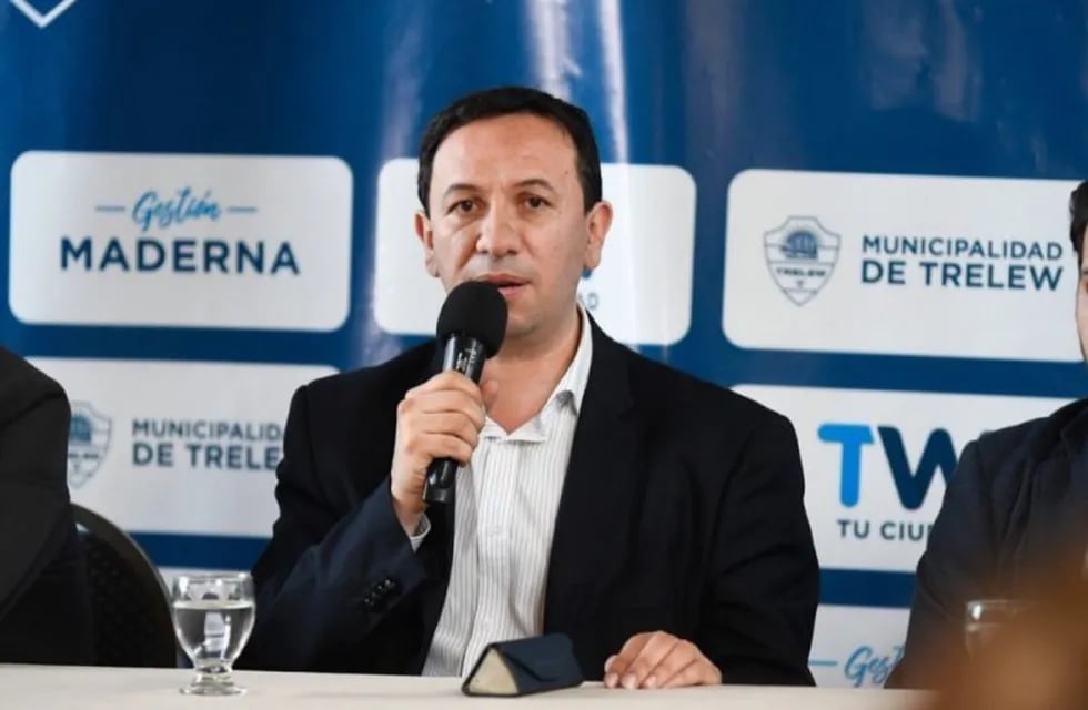 Intendente de Trelew, Adrián Maderna confirmó que acompañará a Arcioni.