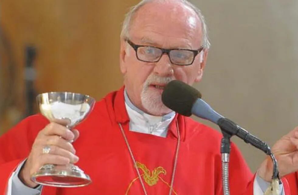 Vicente Bokalic, obispo de Santiago, afirmó que la iglesia encarará el tema de la violencia de género.