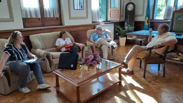 Sánchez se reunió con vecinos de Reta interesados en obtener la personería jurídica para el Centro de Jubilados
