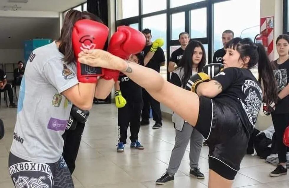 Ushuaia: comenzaron las actividades las escuelas municipales de Kickboxing