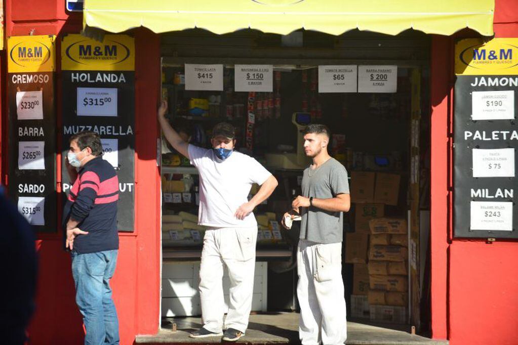 Dispusieron el bloqueo sanitario en zona del Mercado Norte (José Hernández/Lavoz)
