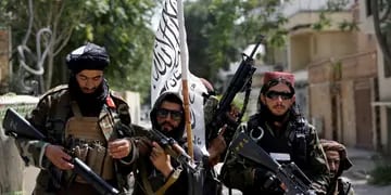 Talibanes patrullan las calles