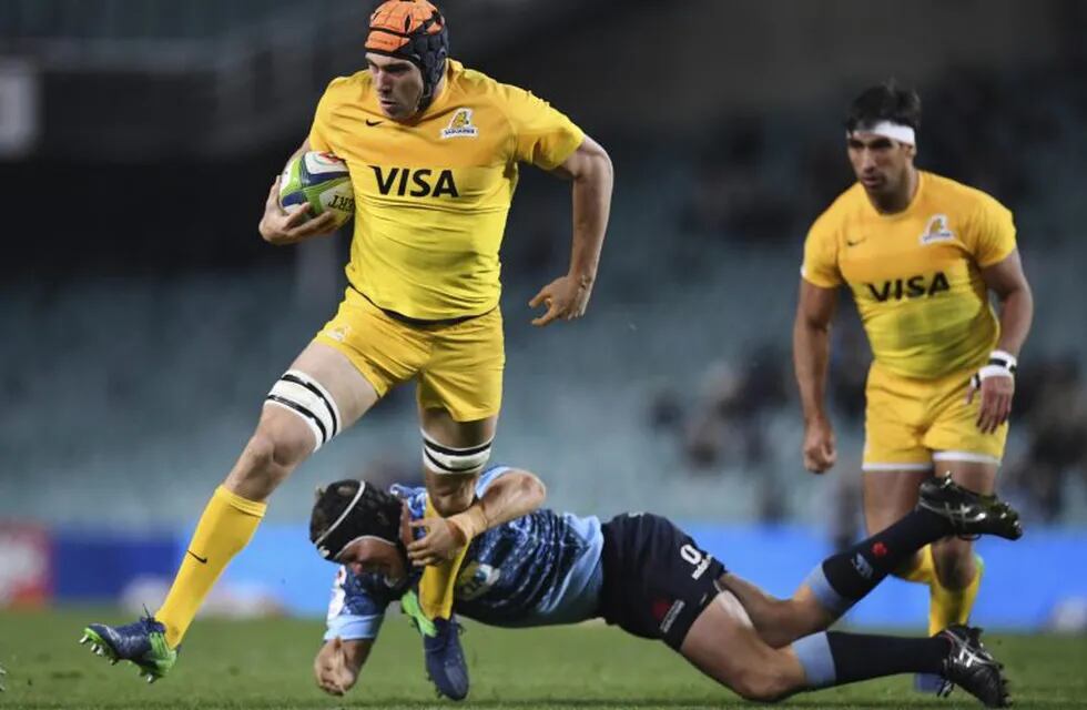 SYD. Sydney (Australia), 08/07/2017.- Michael Wells of the Waratahs tackles Guido Petti of the Jaguares during the round 16 Super Rugby match between the NSW Waratahs and Argentina's Jaguares at Allianz Stadium in Sydney, Australia, July 8, 2017. EFE/EPA/DEAN LEWINS AUSTRALIA AND NEW ZEALAND OUT Sydney australia Michael Wells campeonato torneo super rugby 2017 rugby rugbiers partido Waratahs jaguares