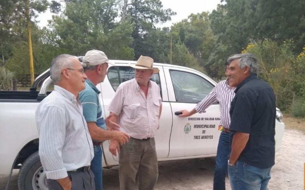 Funcionarios recorren el Vivero de Claromecó (prensa municipal)