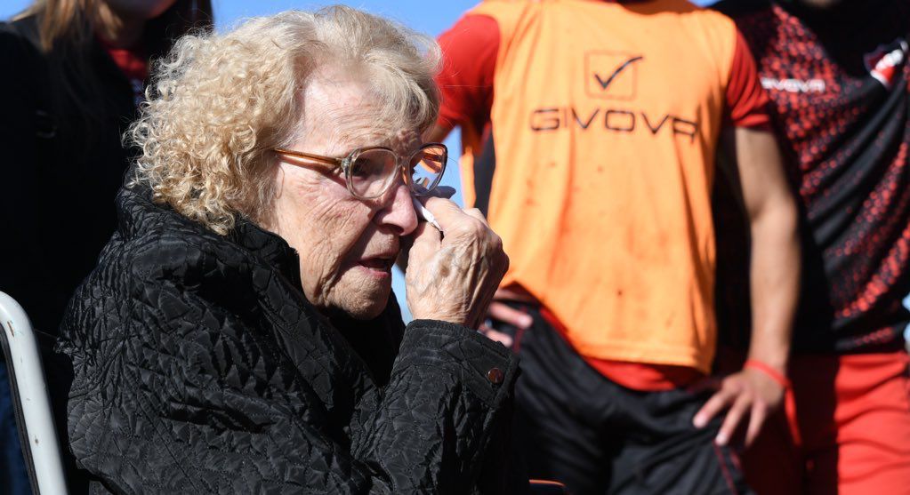 Maruca no pudo contener las lágrimas durante el encuentro con los futbolistas.