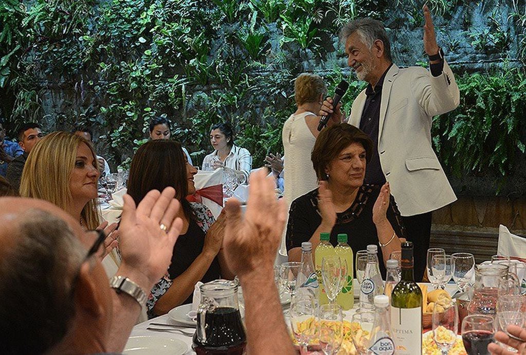 Alberto Rodríguez Saá compartió la cena de Nochebuena con los beneficiarios que no tenían con quien pasar la fiesta.