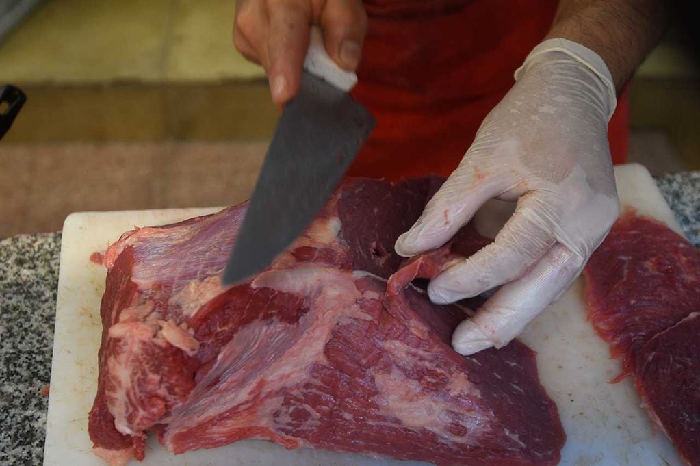 Un sujeto amenazó a una joven que atendía una carnicería de Las Heras y se llevó 6 kilos de carne. (imagen ilustrativa)