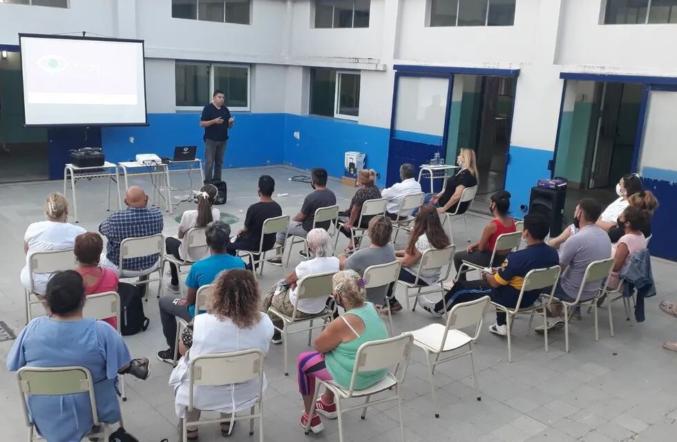 Capacitación de Ojos en Alerta en las escuelas