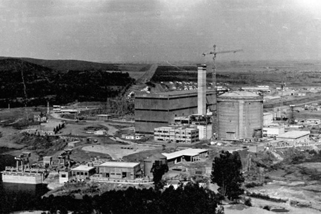 Está situada en la costa sur del embalse del Río Tercero y su estudio de reinversión finalizó en 1968. Nucleoeléctrica Argentina SA.