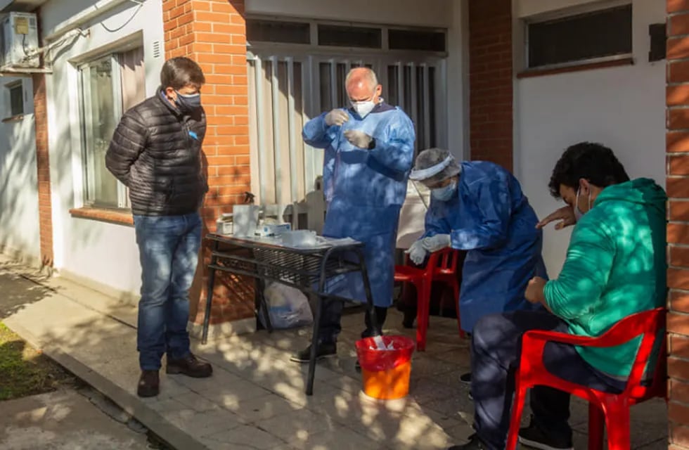 En la localidad de Soldini, esta mañana comenzó el operativo en el Centro de Salud, donde de 58 personas testeadas se confirmaron 11 casos