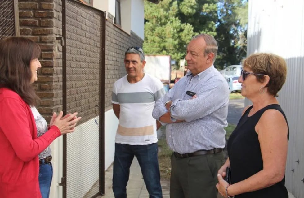 Carlos Sánchez visitó la Cabina Sanitaria