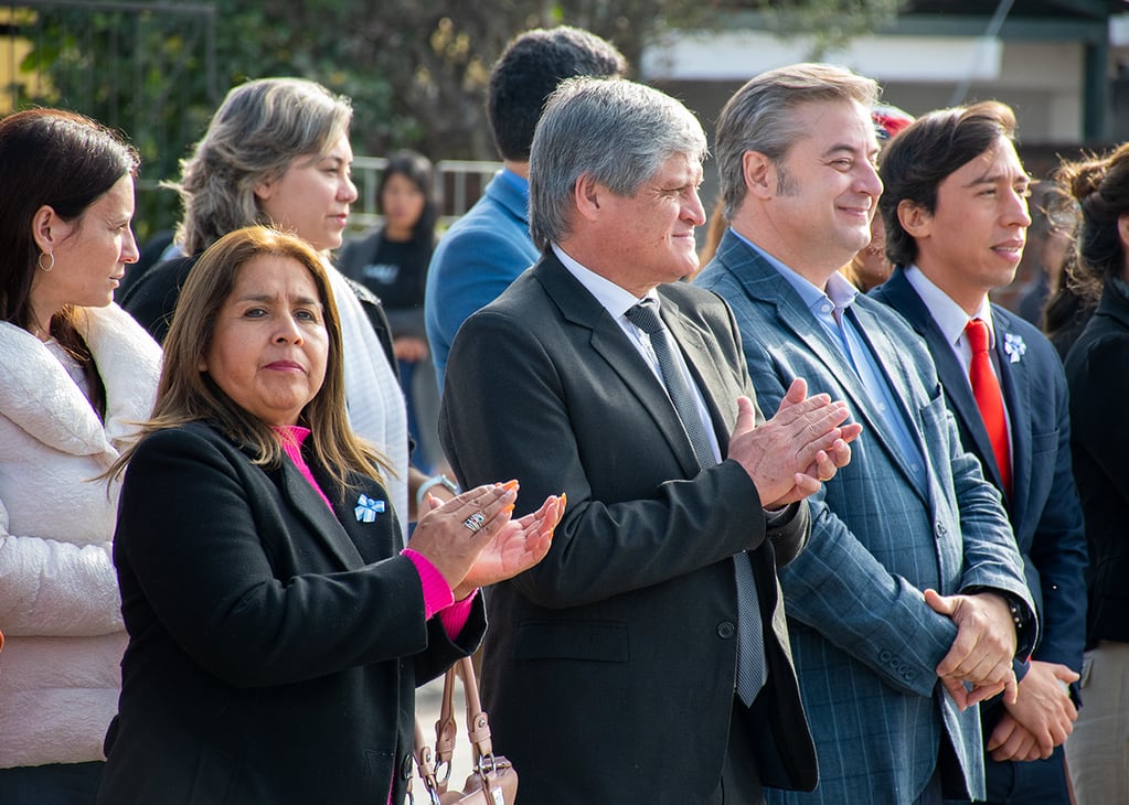 Los concejales María Galán, Mario Lobo y Gastón Millón, presentes en el acto por el Día de la Afirmación de los Derechos Argentinos sobre las Islas Malvinas, Georgias del Sur y Sándwich del Sur, en la capital jujeña.