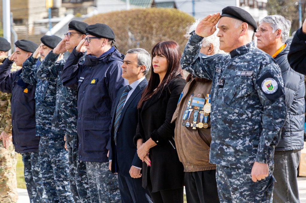 Realizaron homenaje a la tripulación de la Fragata Libertad y a veteranos de Malvinas