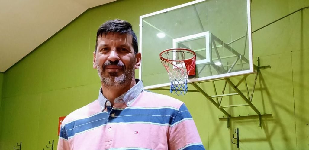 Mauricio Pedemonte, el exitoso jugador mendocino y hoy destacado entrenador de básquet, retornó a la provincia para volcar toda su experiencia.