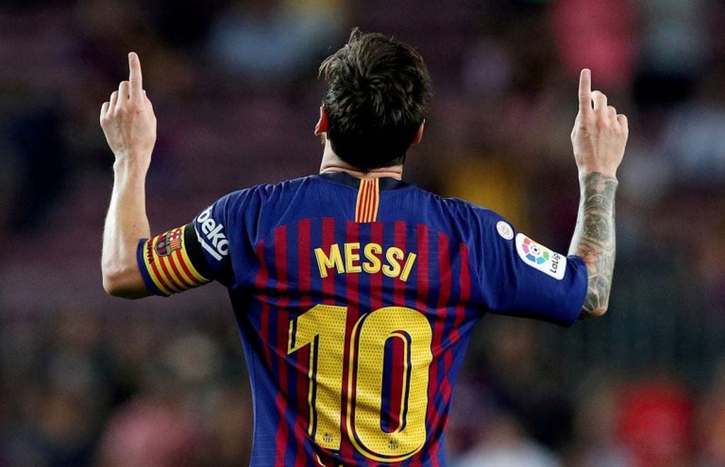 Barcelona ayudó a Lionel Messi a cumplir su tratamiento hormonal y se convirtió en el "10" del Barcelona.  REUTERS/Albert Gea/File Photo