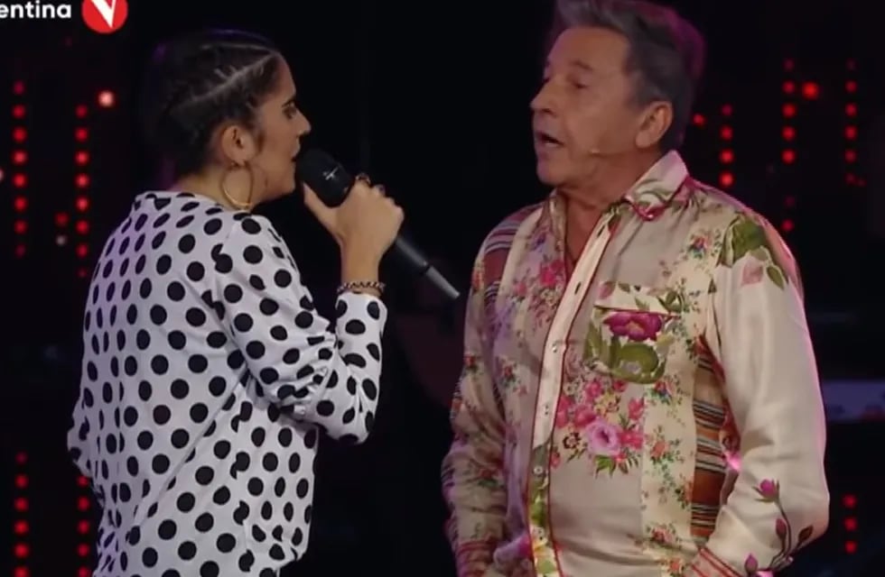 El momento en que Luciana canta a dúo con Ricardo Montaner. Foto: captura pantalla