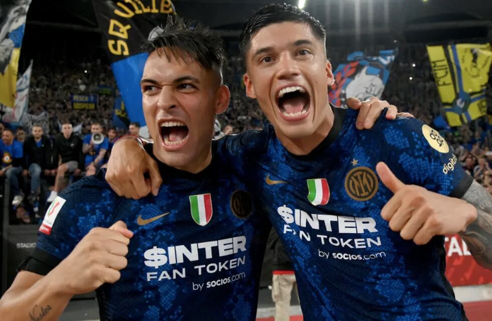 Lautaro Martínez y Joaquín Correa, campeones con el Inter.
