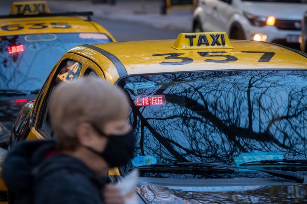 La audiencia pública por la tarifa del taxi será el martes 30. 