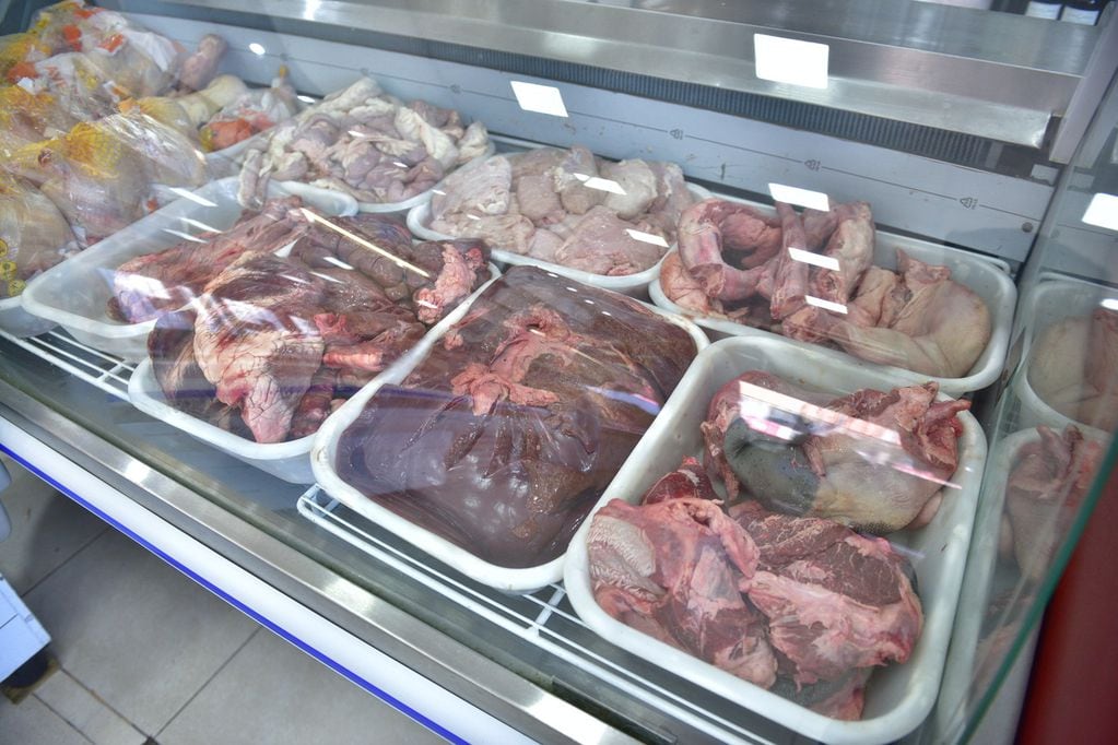 Registro en una carnicería local (La Cabala,  Barrio Los Boulevares) por las intoxicaciones que hubo en Buenos Aires por carne en mal estado