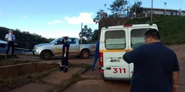 Un hombre cayó de una barraca y se encuentra grave en Puerto Iguazú