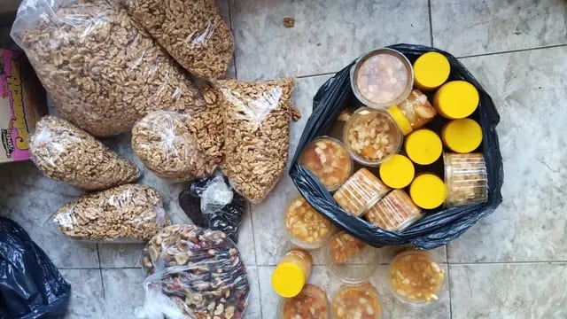 Decomisan alimentos vencidos y sin rotulo en un comercio de Tres Arroyos