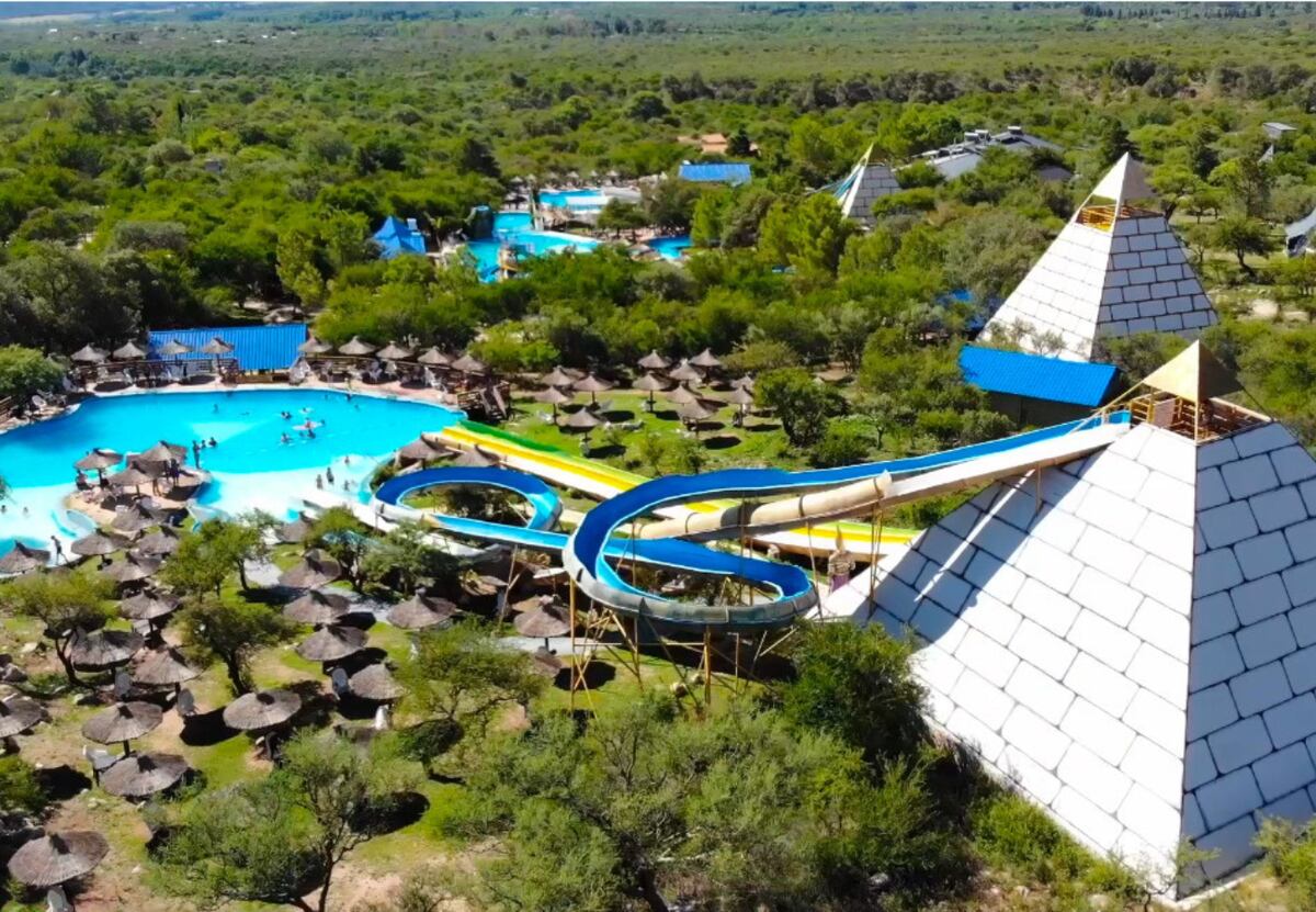 Abrió el parque acuático con una alfombra mágica gigante en Córdoba: cuánto cuestan las entradas thumbnail