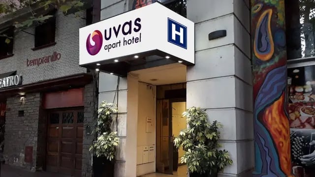 Acusó a un hotel de Mendoza de no recibir pesos argentinos: hizo la reserva como extranjera y desató la polémica
