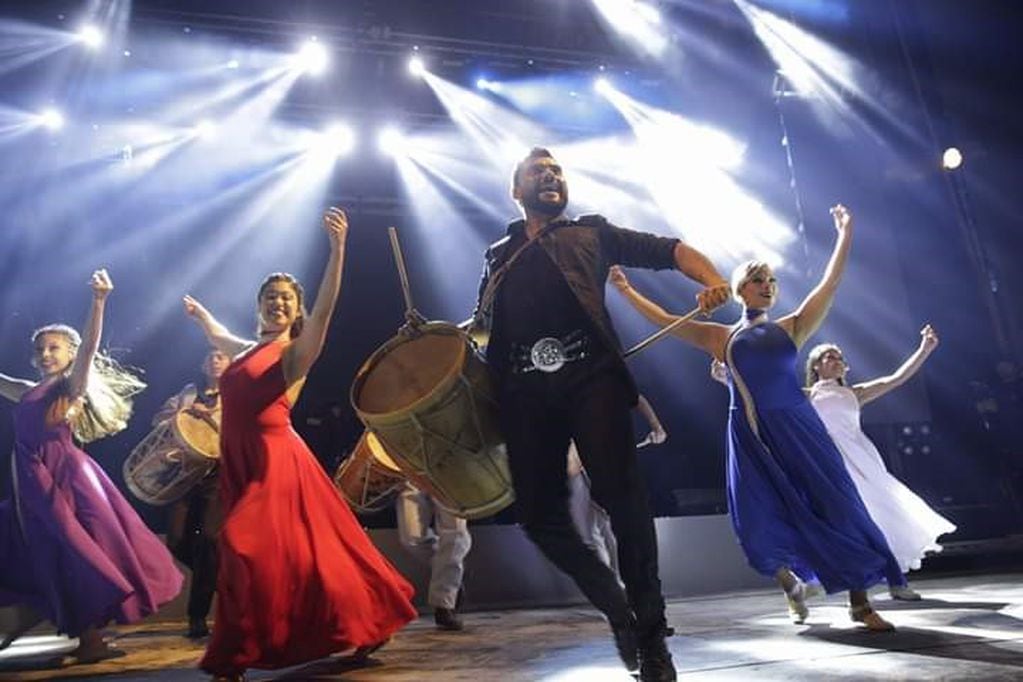 Fiesta de la Cultura Nativa 2019: FLor, Silvana y Gustavo deslumbraron en el escenario