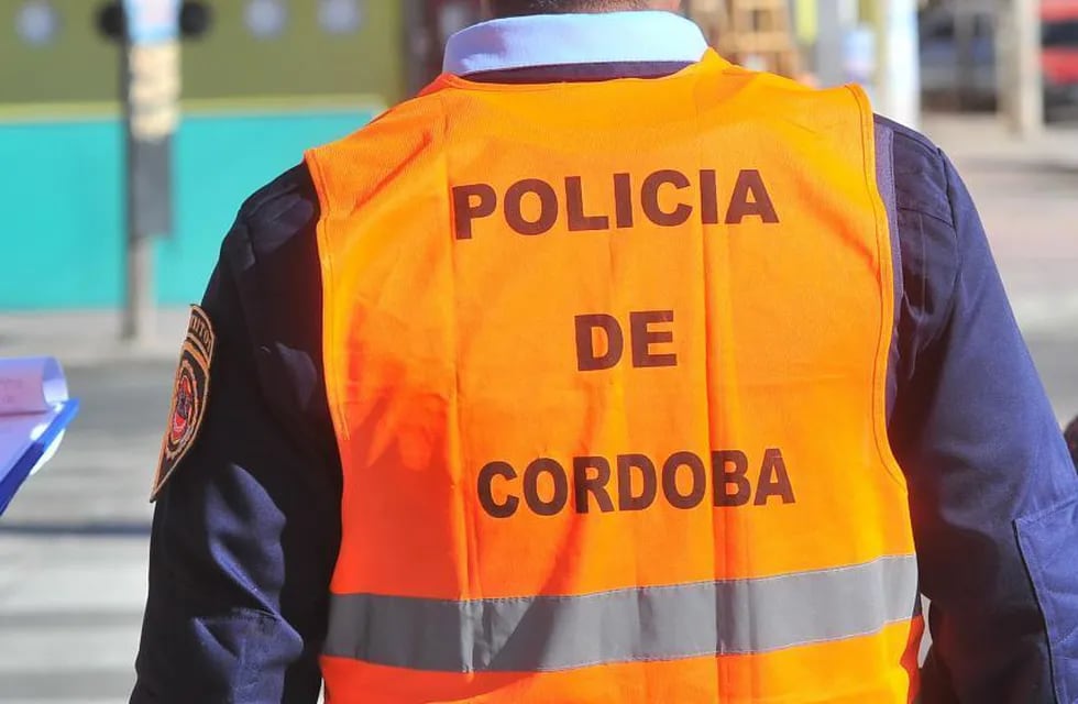 POLICÍA. Recibieron 100 pesos para "perdonar" una multa. (Imagen ilustrativa) (Archivo)