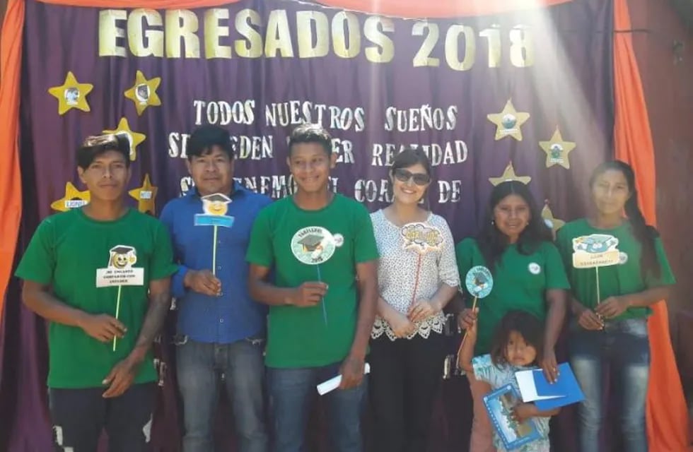 Libertad. Los cinco egresados del secundario de la Aldea Guapoy de Libertad, en 2018. Este año egresan otros 5 alumnos. (Telenorte)