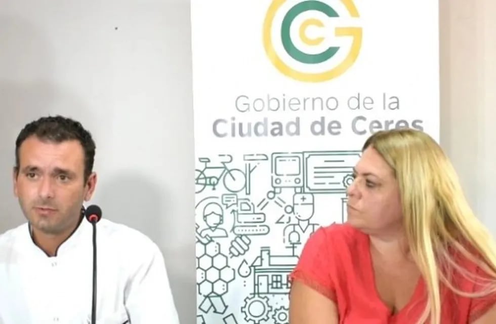 El Dr. Leandro Bonzini  y la intendenta de Ceres, Alejandra Dupouy.