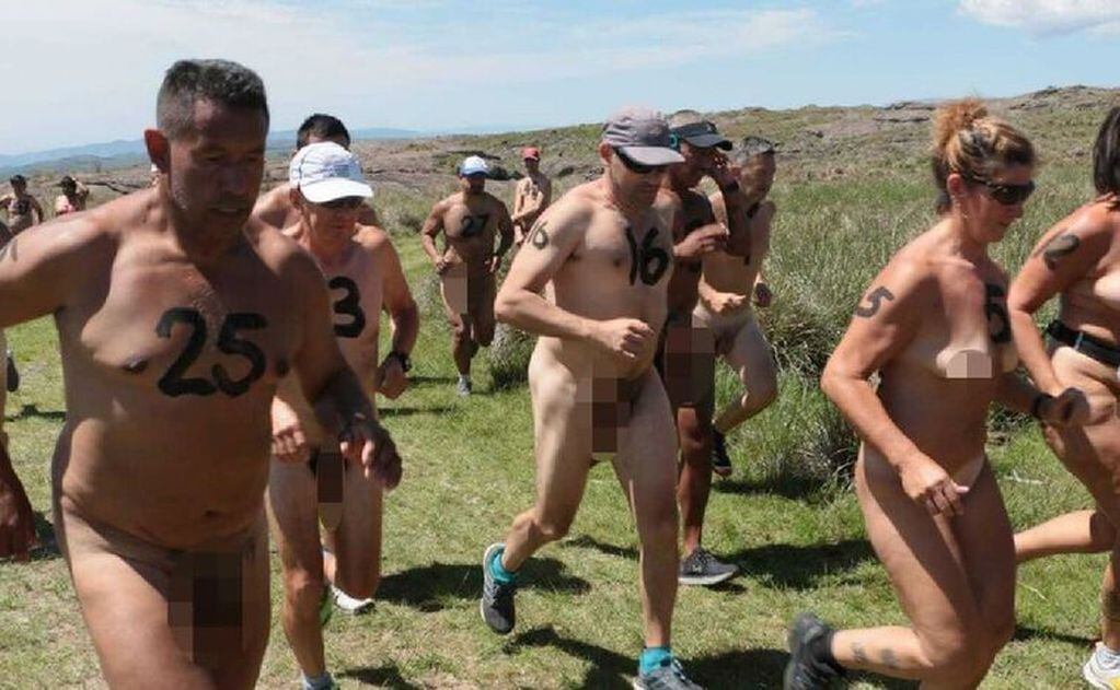 La maratón nudista. (Clarín)