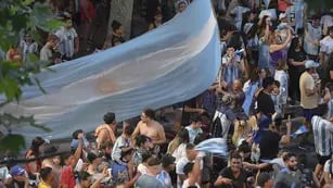 Festejos de hinchas argentinos en mendoza